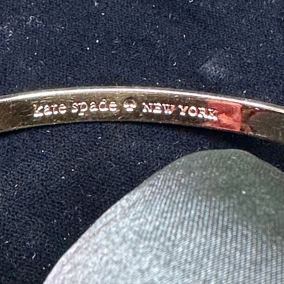 Kate Spade - "Heart of Gold" idiom bracelet, gold - Picture 3 of 5